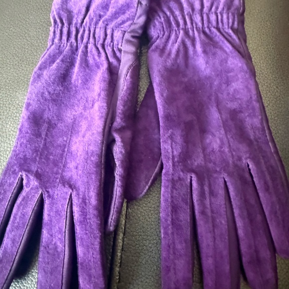 Isotoner Rich Purple Suede Gloves - Picture 1 of 4